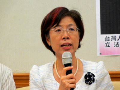 Yu Mei-nu from VOA (1)