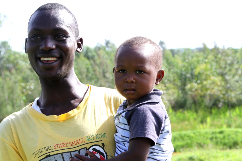 Youth bunge member, Moris Odhiambo with his daughter Shiela (15659099957)