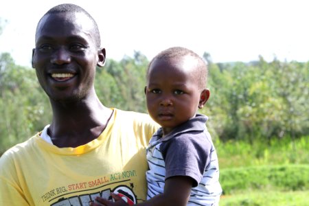 Youth bunge member, Moris Odhiambo with his daughter Shiela (15659099957)