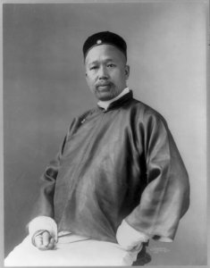 Yu Wei Kang, 1858-1927, half-length portrait, seated, facing left LCCN2005688106