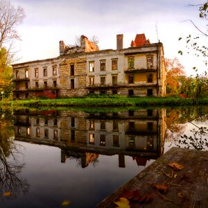 Building river house photo