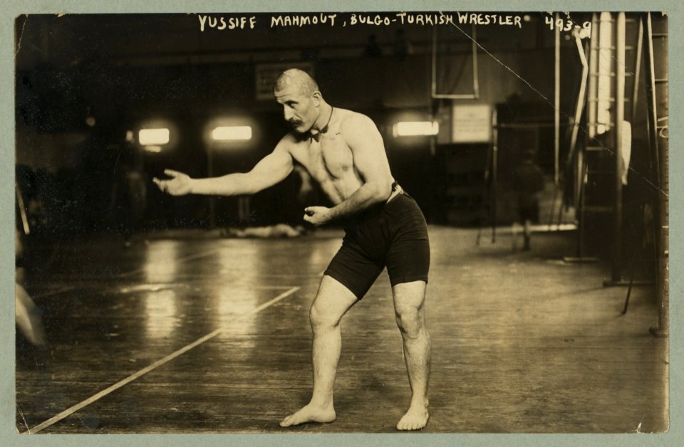 Yussiff Mahmout, Bulgo - Turkish wrestler, will meet Gotch who beat Hachen-Schmidt LCCN2003677465