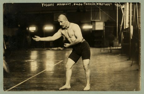 Yussiff Mahmout, Bulgo - Turkish wrestler, will meet Gotch who beat Hachen-Schmidt LCCN2003677465