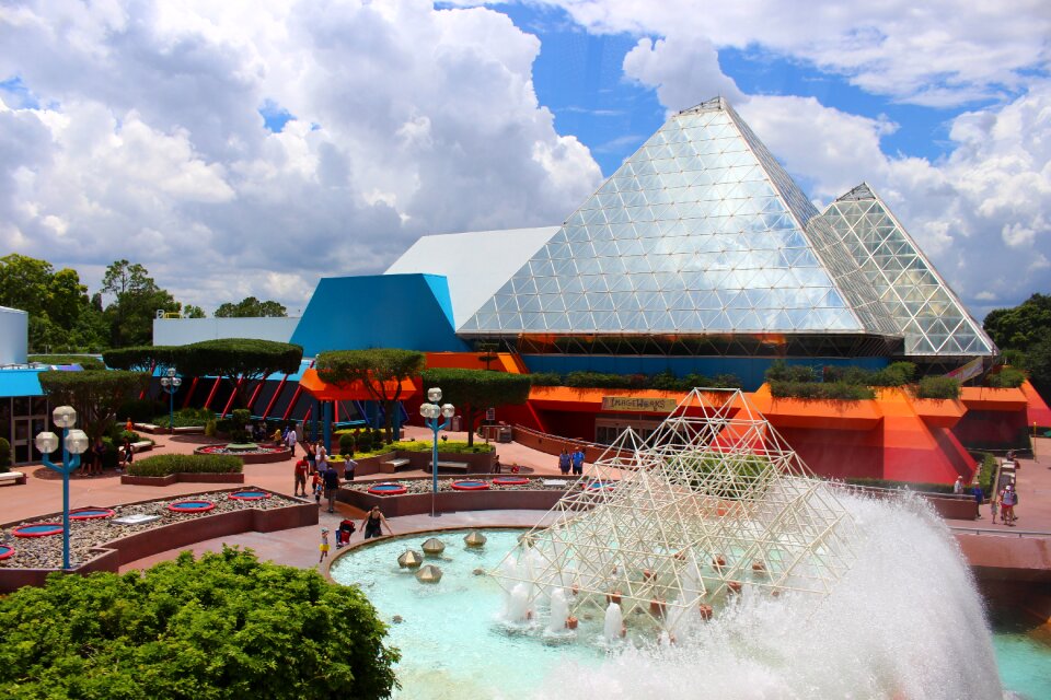 Architecture pool well