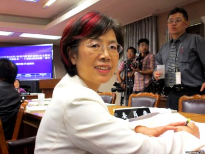 Yu Mei-nu from VOA (4)