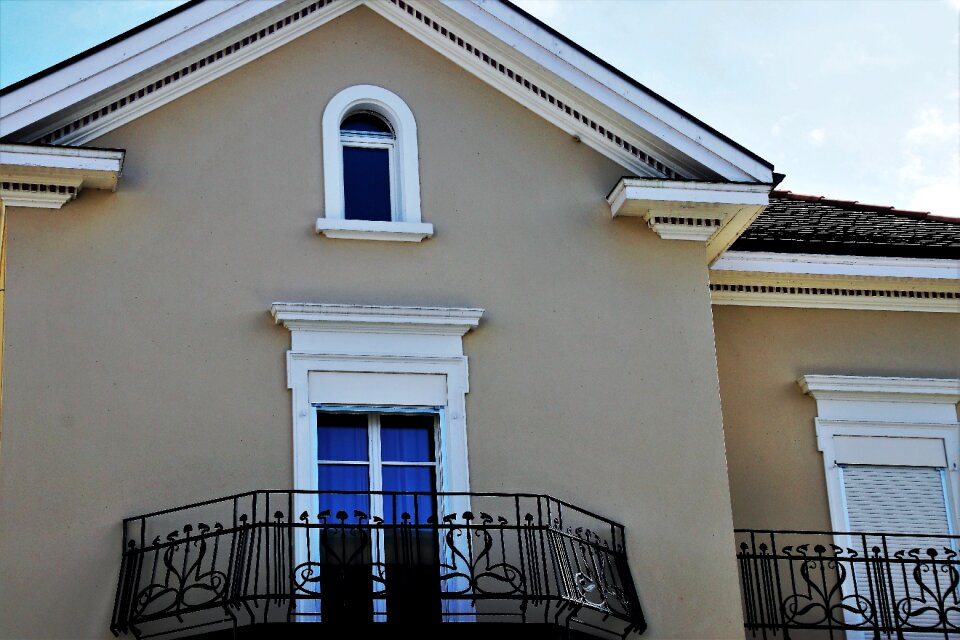 Plaster balcony appearance
