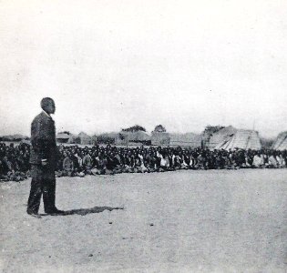 Zambèze-Proclamation de la libération des esclaves-1906 (cropped)