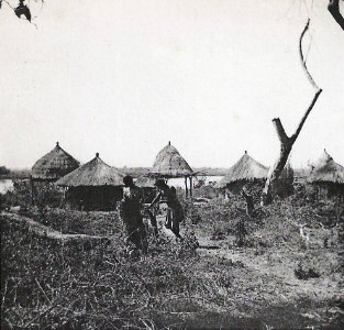 Zambèze-Village Mosubia (cropped)