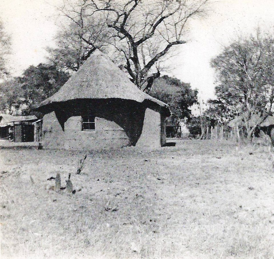 Zambèze-Chapelle de la station missionnaire de Livingstone (cropped)