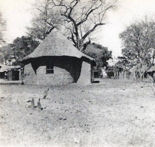 Zambèze-Chapelle de la station missionnaire de Livingstone (cropped)