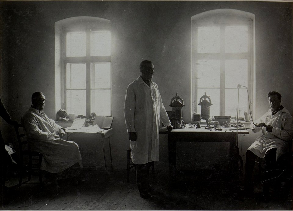 Zahnärztl. Ambulatorium 2-4. Aufgen.im Dezember 1916. (BildID 15452650)