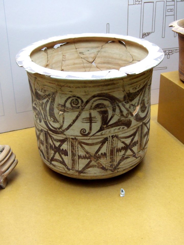 Zaragoza - Museo - Kalathos de Botorrita