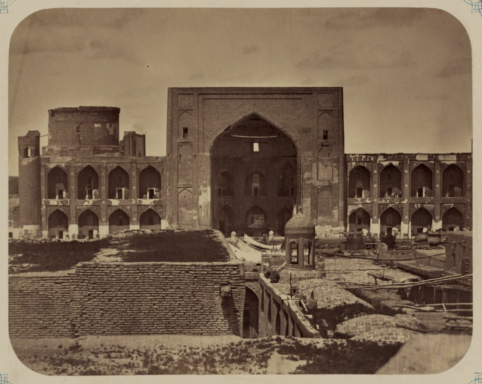 Zaravshanskii okrug. G. Samarkand. Medrese Tillia-Kari postroennoe Ialanktush Bagadurom Vezirem Imam Kuli-Khana v 1648 g. (1058 g.) Gidzhiry LCCN2007682774