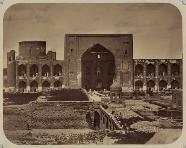 Zaravshanskii okrug. G. Samarkand. Medrese Tillia-Kari postroennoe Ialanktush Bagadurom Vezirem Imam Kuli-Khana v 1648 g. (1058 g.) Gidzhiry LCCN2007682774
