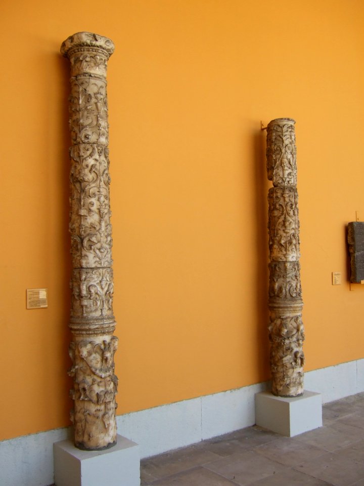 Zaragoza - Museo - Columnas Portillo