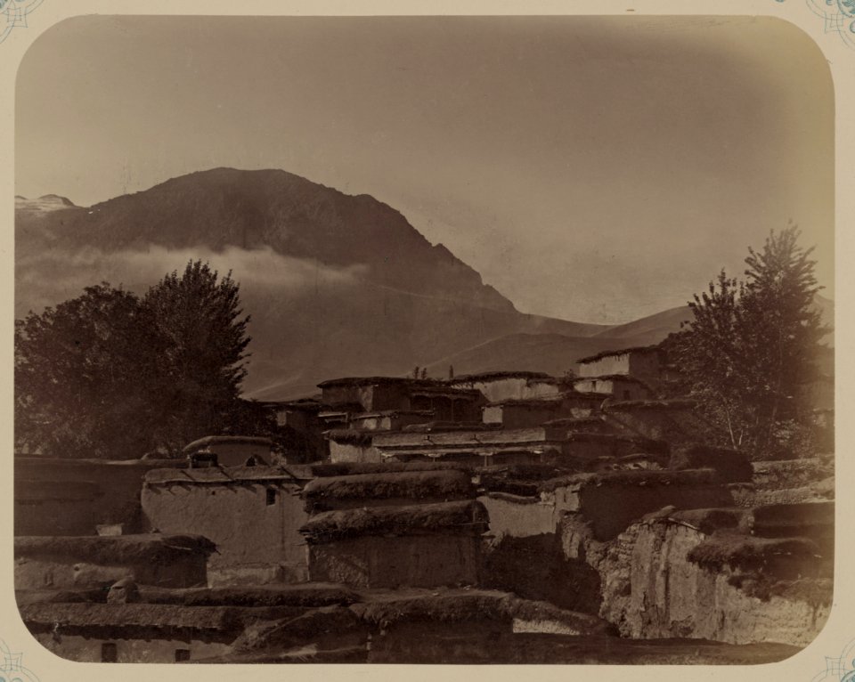 Zaravshanskii okrug. G. Urgut. Chast' goroda prilegaiushchaia k gorie Khodzha-dug (sic) LCCN2007682593
