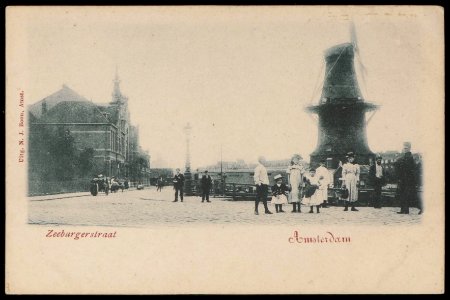 Zeeburgerstraat met links de gereformeerde Funenkerk. Rechts de Funenmolen. Uitgave N.J. Boon, Amsterdam photo