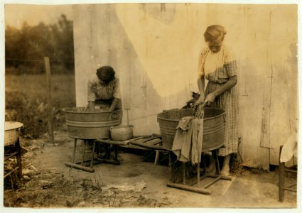 Zelina & Florence Richards, 12 and 13 years old doing the family wash. Lewis W. Hine. See 4409. LOC nclc.00463