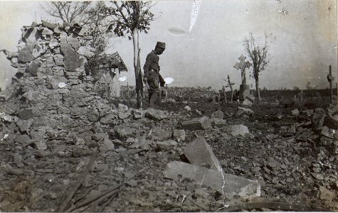 Zerschossener Friedhof von Selo.8.6.1917. (BildID 15596328) photo