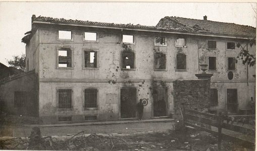 Zerschossenes Postgebäude in Komen.24.8.17. (BildID 15599107)