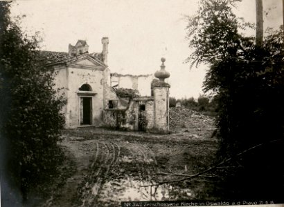 Zerschossene Kirche in Oswaldo a.d.Piave 21.6.18. (BildID 15621988)