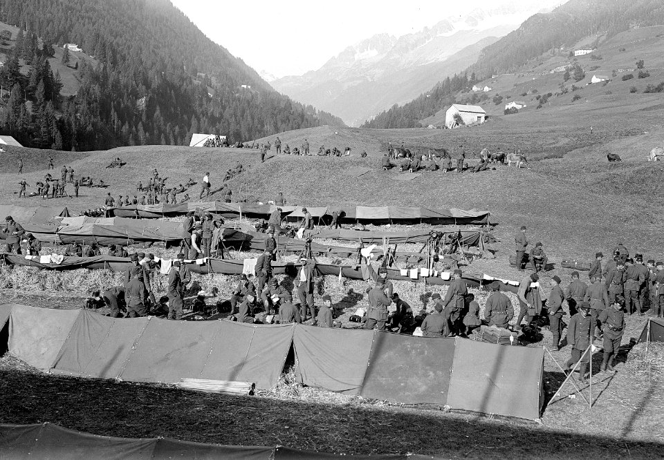 Zeltbiwak des Gebirgs Bataillons - CH-BAR - 3237004