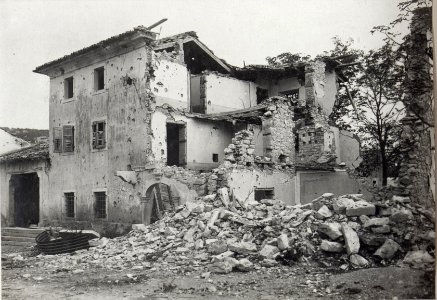 Zerschossenes Haus a.d.Isonzofront. 12.9.17. (BildID 15602157)
