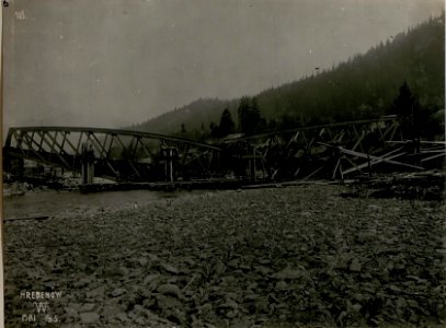 Zerstörte Eisenbahnbrücke, Hrebenow. (BildID 15517529)