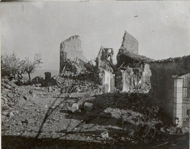 Zerstörte Häuser an der Isonzofront.6.9.17. (BildID 15603336)