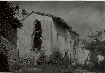 Zerstörte Häuser a.d. Isonzofront.3.9.17. (BildID 15603784)