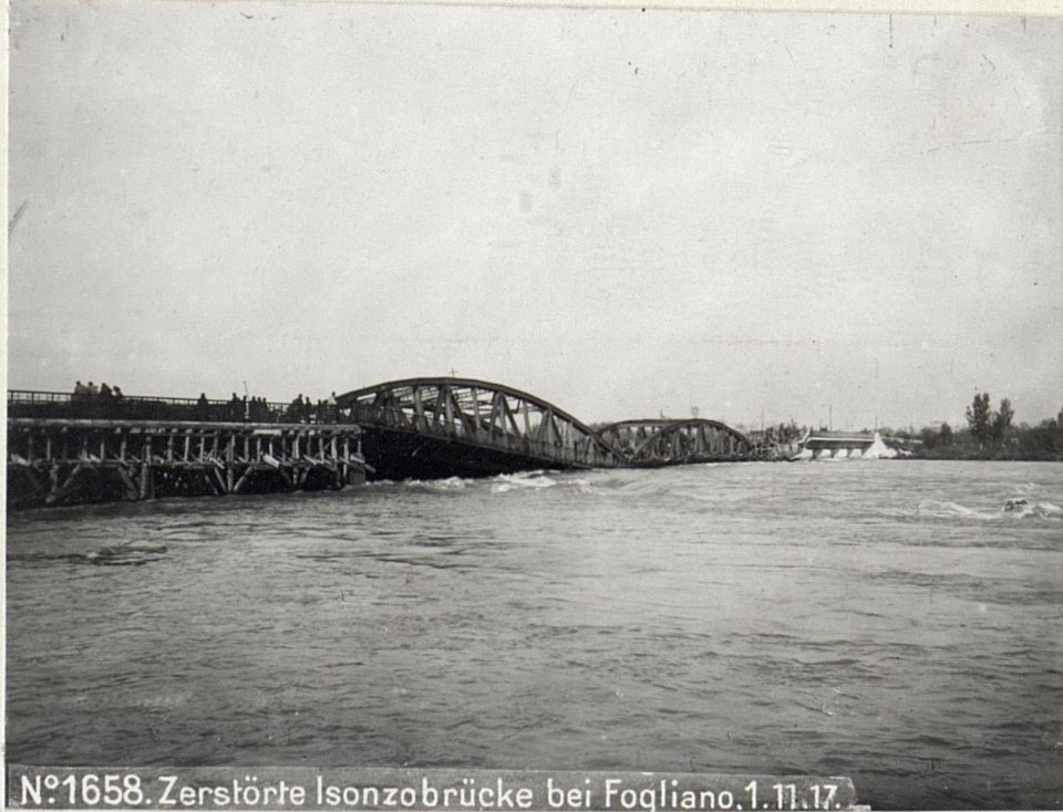 Zerstörte Isonzobrücke bei Fogliano.1.11.17. (BildID 15608033)