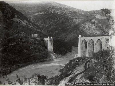 Zerstörte Salcano-Brücke 27.10.17. (BildID 15608096)