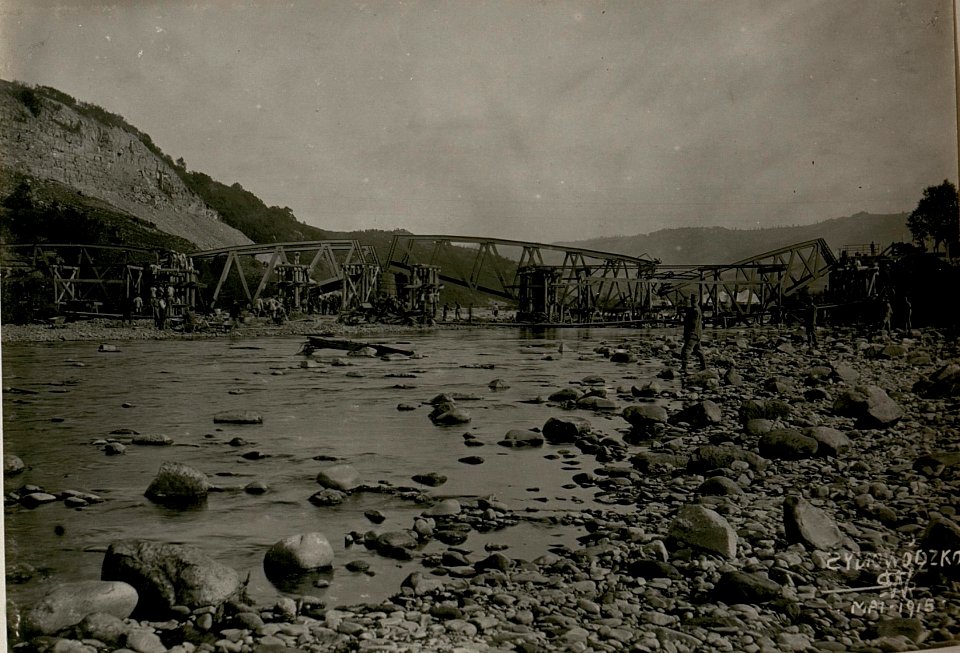 Zerstörte Eisenbahnbrücke, Synowudsko. (BildID 15517599)