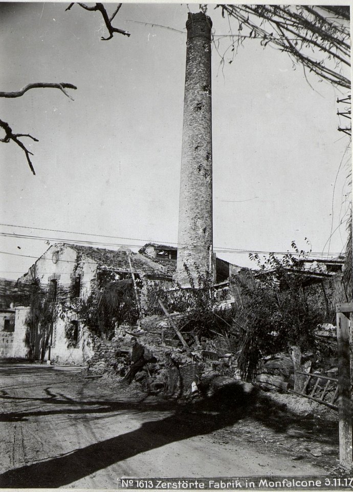 Zerstörte Fabrik in Monfalcone 3.11.17. (BildID 15607718)