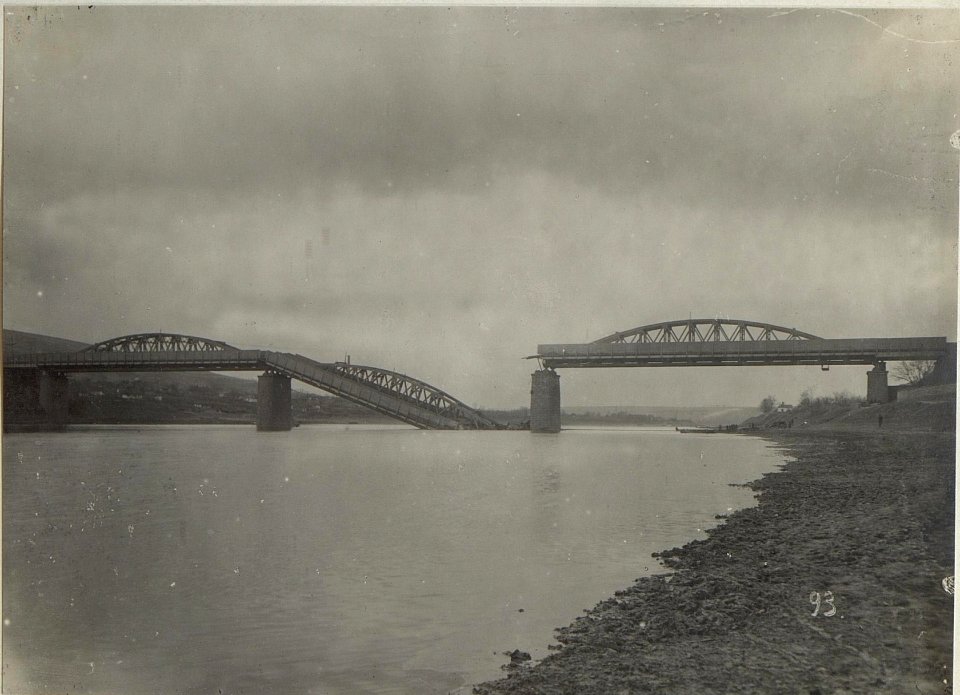 Zerstörte Dniesterbrücke bei Mogilow (BildID 15665573)