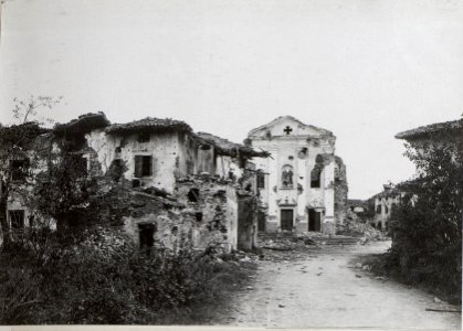 Zerstörte Kirche und Häuser an der Isonzofront.9.9.17. (BildID 15604962)
