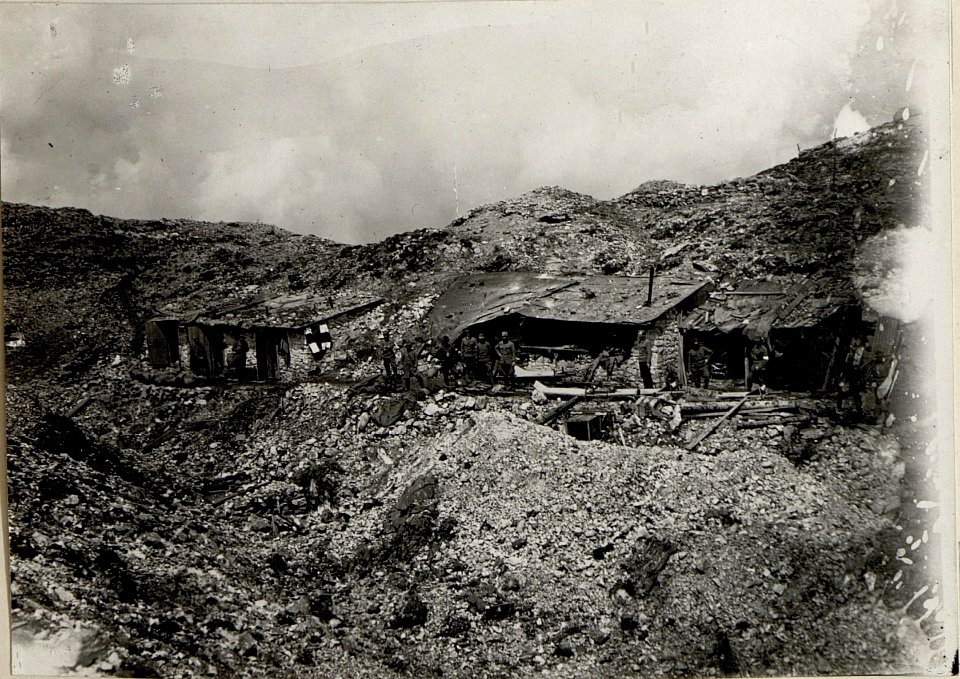 Zerschossener Hilfsplatz am Monte Ortigara (BildID 15627319)