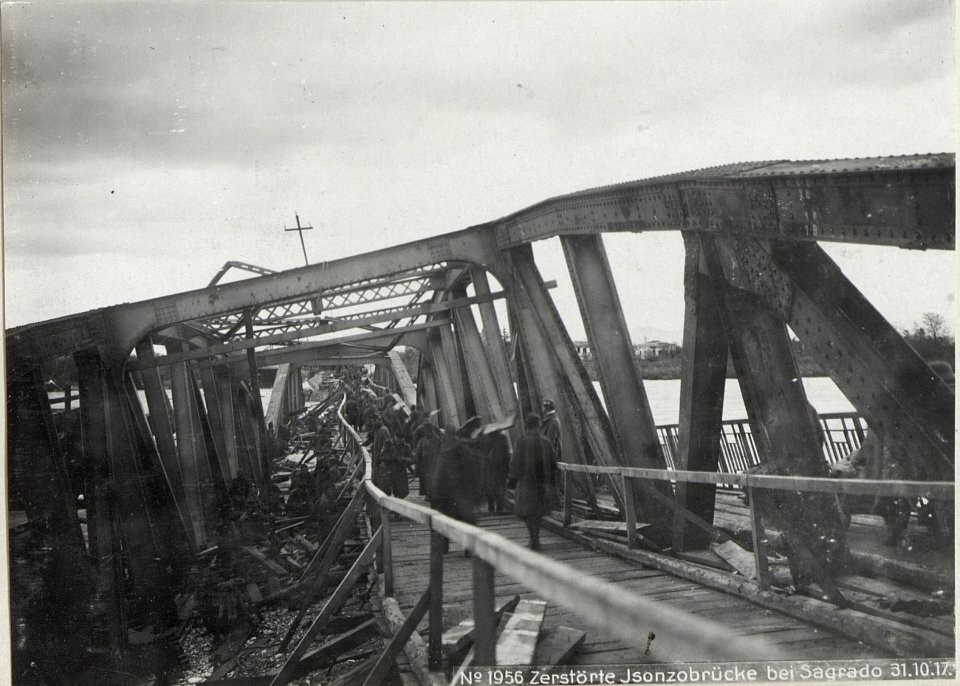 Zerstörte Isonzobrücke bei Sagrado 31.10.17. (BildID 15610519)
