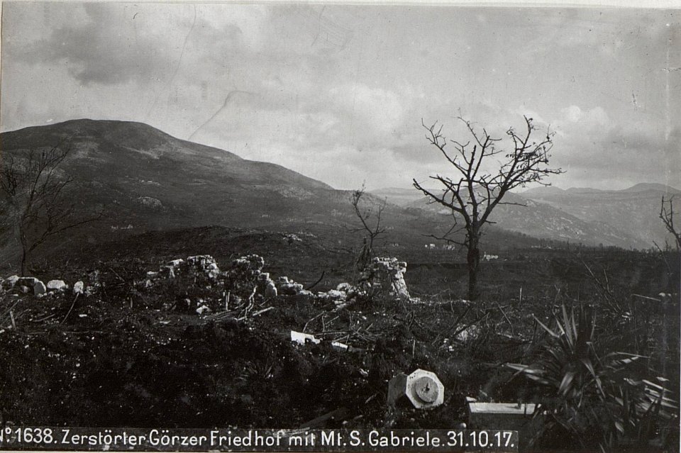 Zerstörter Görzer Friedhof mit Mt.S.Gabriele.31.10.17. (BildID 15607893)
