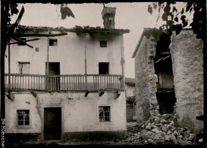 Zerschossenes Haus in Oppacchiasella. (BildID 15733948) photo