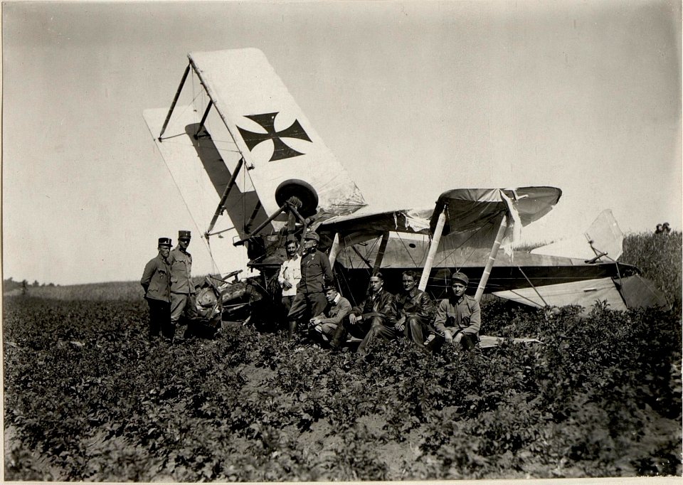 Zerstörter Flugapparat (BildID 15529367)