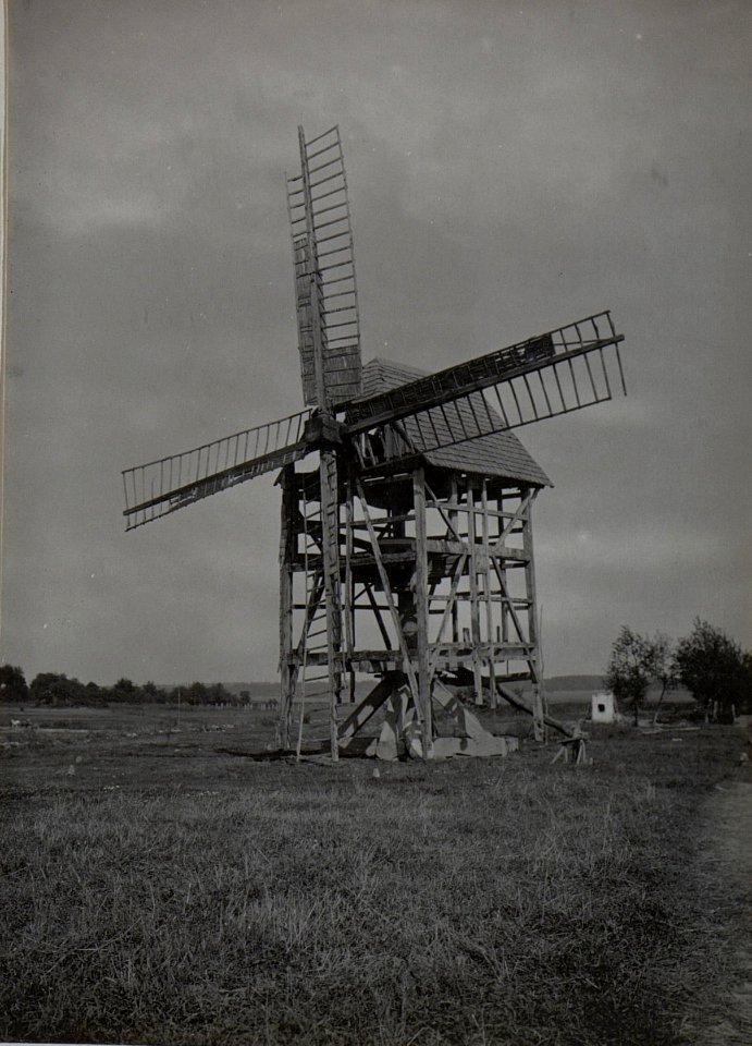 Zerstörte Windmühle Cholopieczy (BildID 15456563)