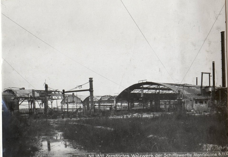 Zerstörtes Walzwerk der Schiffswerffe Monfalcone 8.11.17. (BildID 15609251)