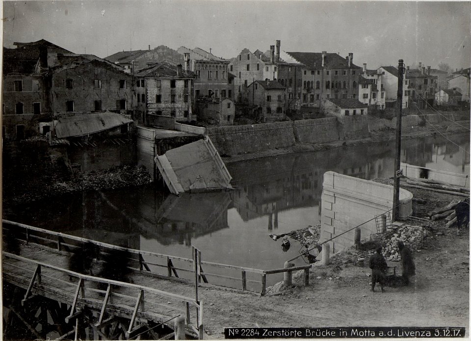 Zerstörte Brücke in Motta a.d.Livenza 3.12.17. (BildID 15612823)