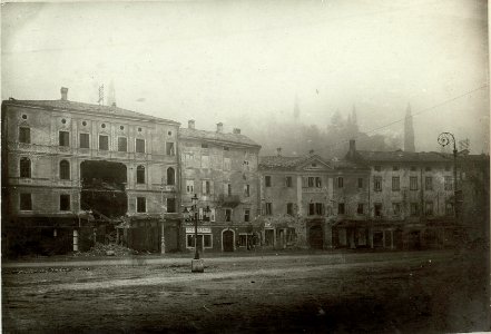 Zerstörungen in Gorizia (Görz), das zerstörte Haus Venuti am Hauptplatz (Piazza Grande) (BildID 15464776)
