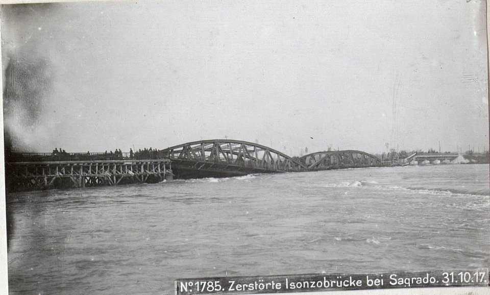 Zerstörte Isonzobrücke bei Sagrado.31.10.17. (BildID 15608922)