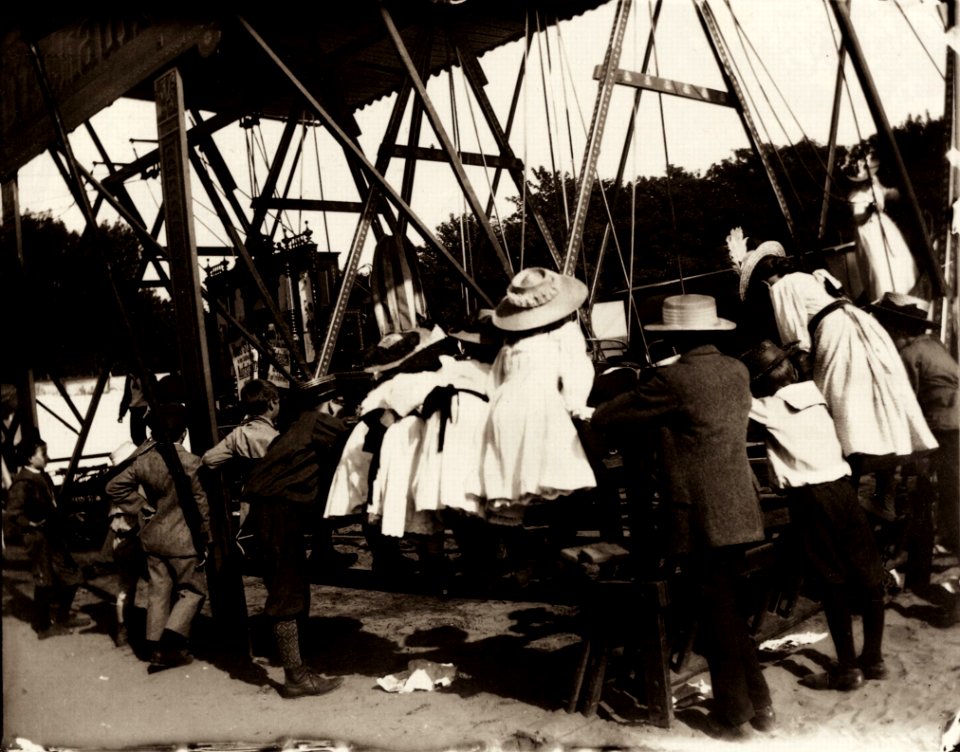 Zille, Heinrich - Rummel, an der Schiffschaukel (Zeno Fotografie)