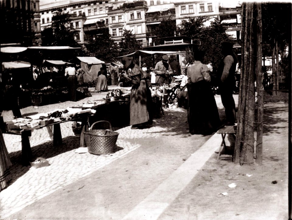 Zille, Heinrich - Charlottenburg – Markt auf dem Friedrich Karl-Platz, Frauen auf dem Markt, Friedrich Karl-Platz (4) (Zeno Fotografie)