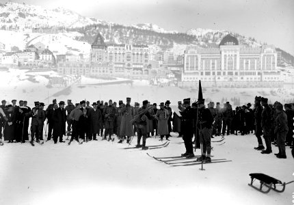Zielankunft einer Skipatrouille - CH-BAR - 3239367
