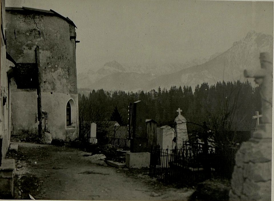 Zerstörter Friedhof in Tarvis. (BildID 15466671)